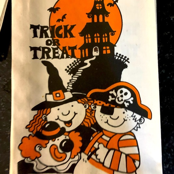 Other - Vintage Halloween 10 pc. Treat bags. Trick or Treat. Paper bag ephemera. #hallow